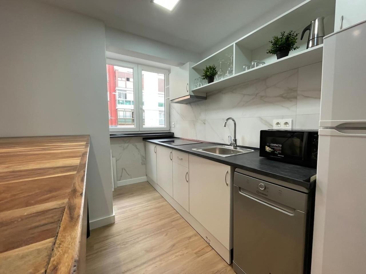Moderno Apartamento Cerca Del Metro Билбао Екстериор снимка